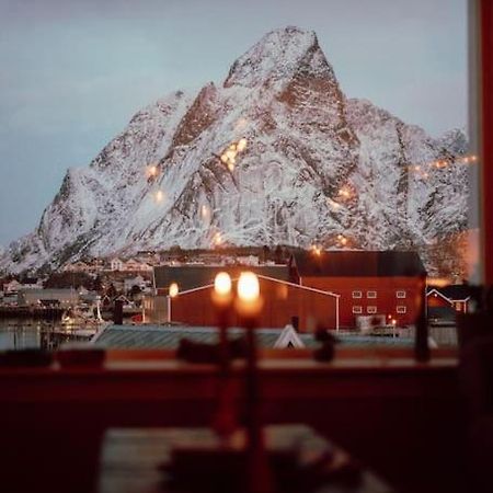 Reine Front View - Mountain & Seaview Villa Buitenkant foto